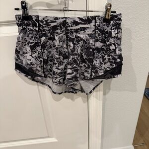Lululemon Athletica Monochrome Patterned Shorts